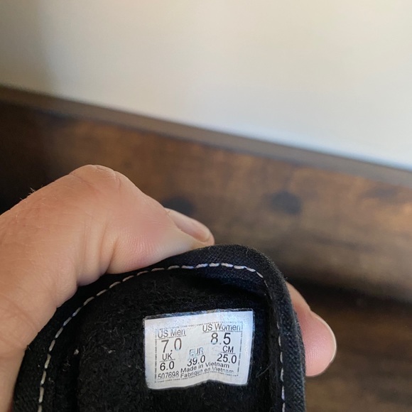 Vans - Picture 3 of 4